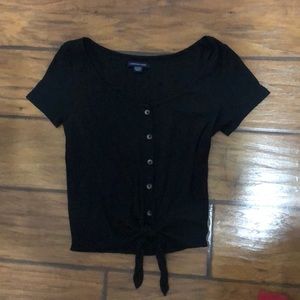 Cute button up, bottom knot shirt